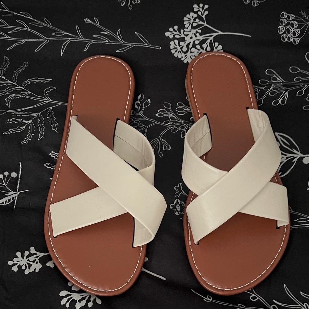 SHEIN Cream Cross Strap Sandals